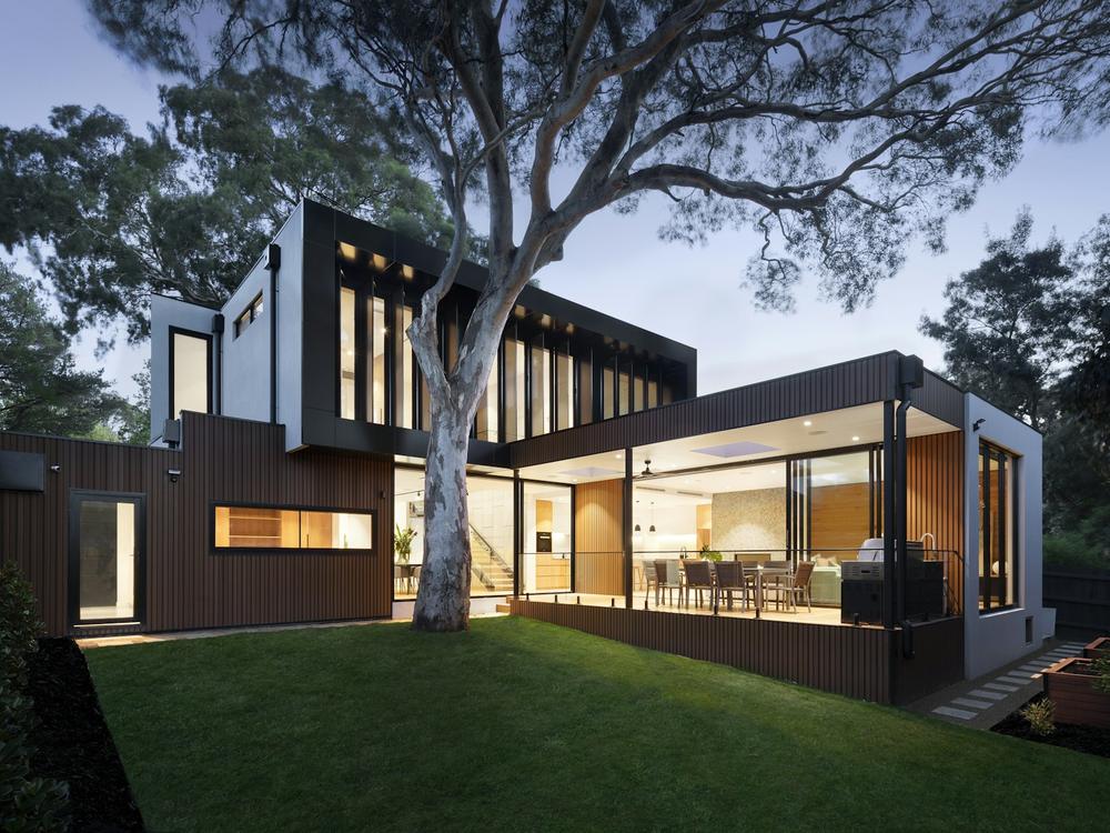 Contemporary home at dusk